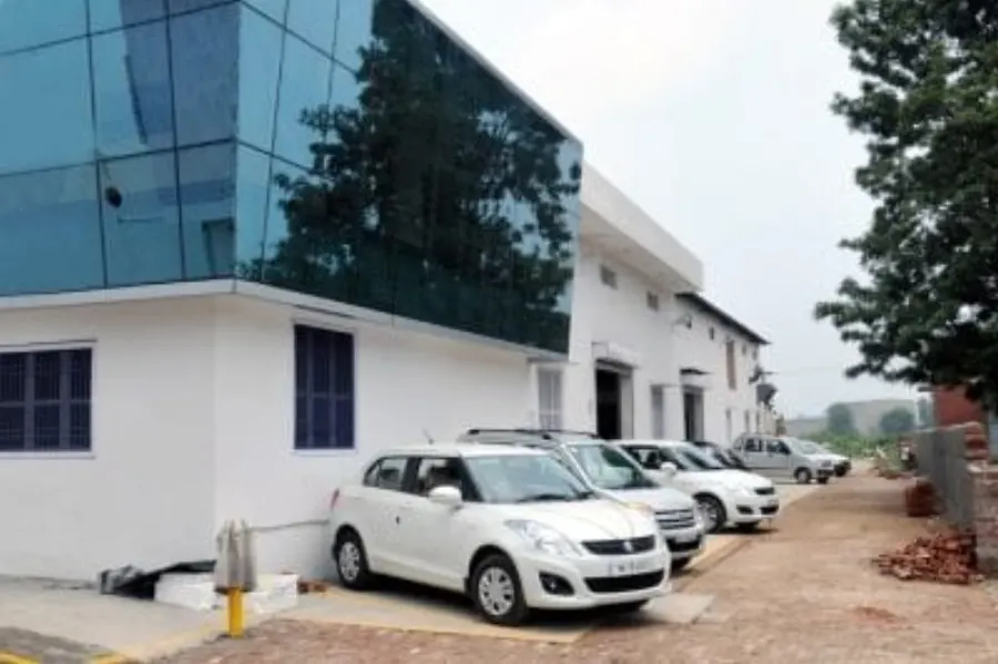 Maruti Suzuki cars parked outside Mahalaxmi Motors service centre in Shahabad Markanda