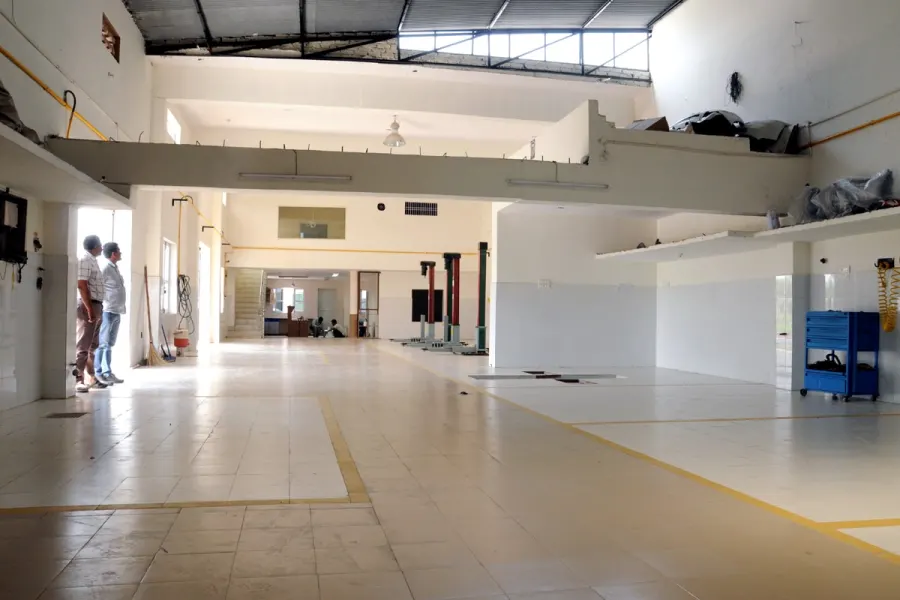 Service bay at Mahalaxmi Motors, the Maruti Suzuki authorized service centre in Shahabad Markanda